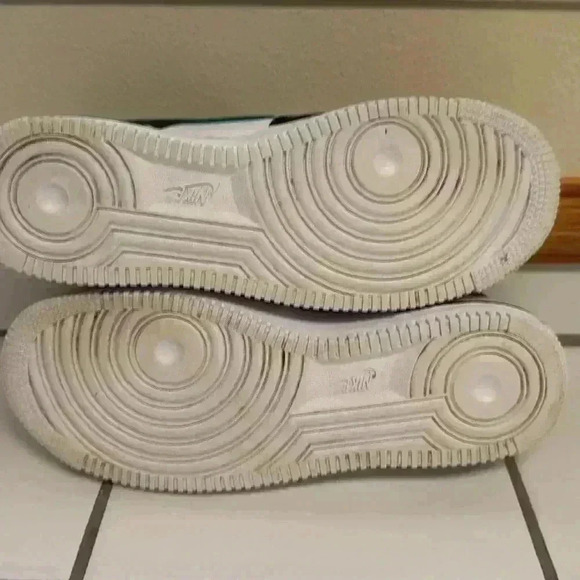 Nike Air Force 1 Lv8 Graffiti Size 7Y - Picture 10 of 10